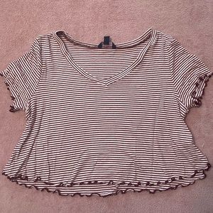 Super cute v-neck crop top with ruffle detailing. So soft. Very stretchy & comfy